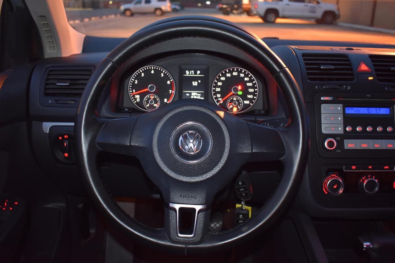 2010 Volkswagen Jetta Limited Edition photo 39