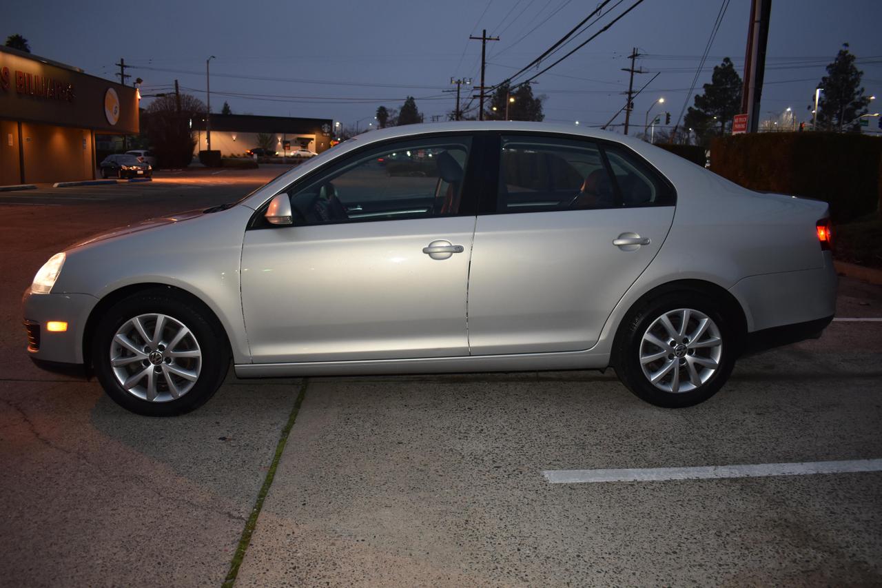 2010 Volkswagen Jetta Limited Edition photo 7