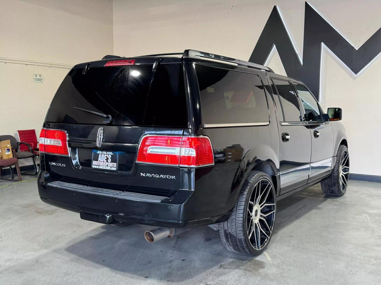 2012 Lincoln Navigator Base photo 5