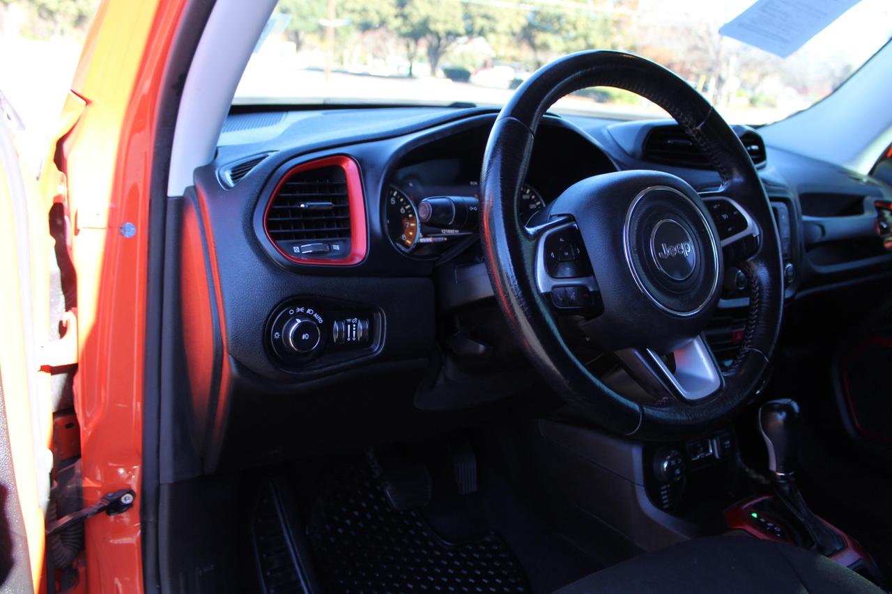 2016 Jeep Renegade Trailhawk photo 19