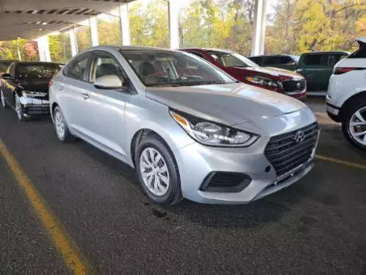 2019 Hyundai Accent SE photo 3