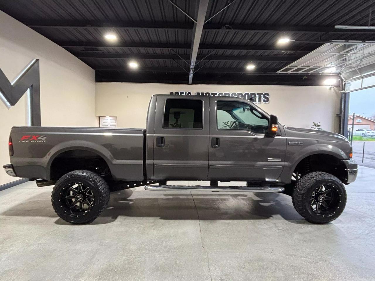 2005 Ford F-250 Super Duty Lariat photo 4