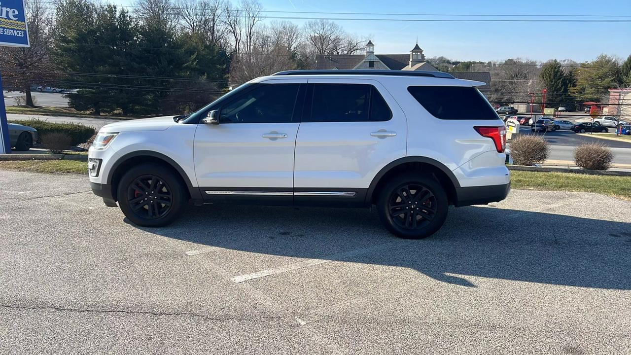 2017 Ford Explorer XLT photo 29