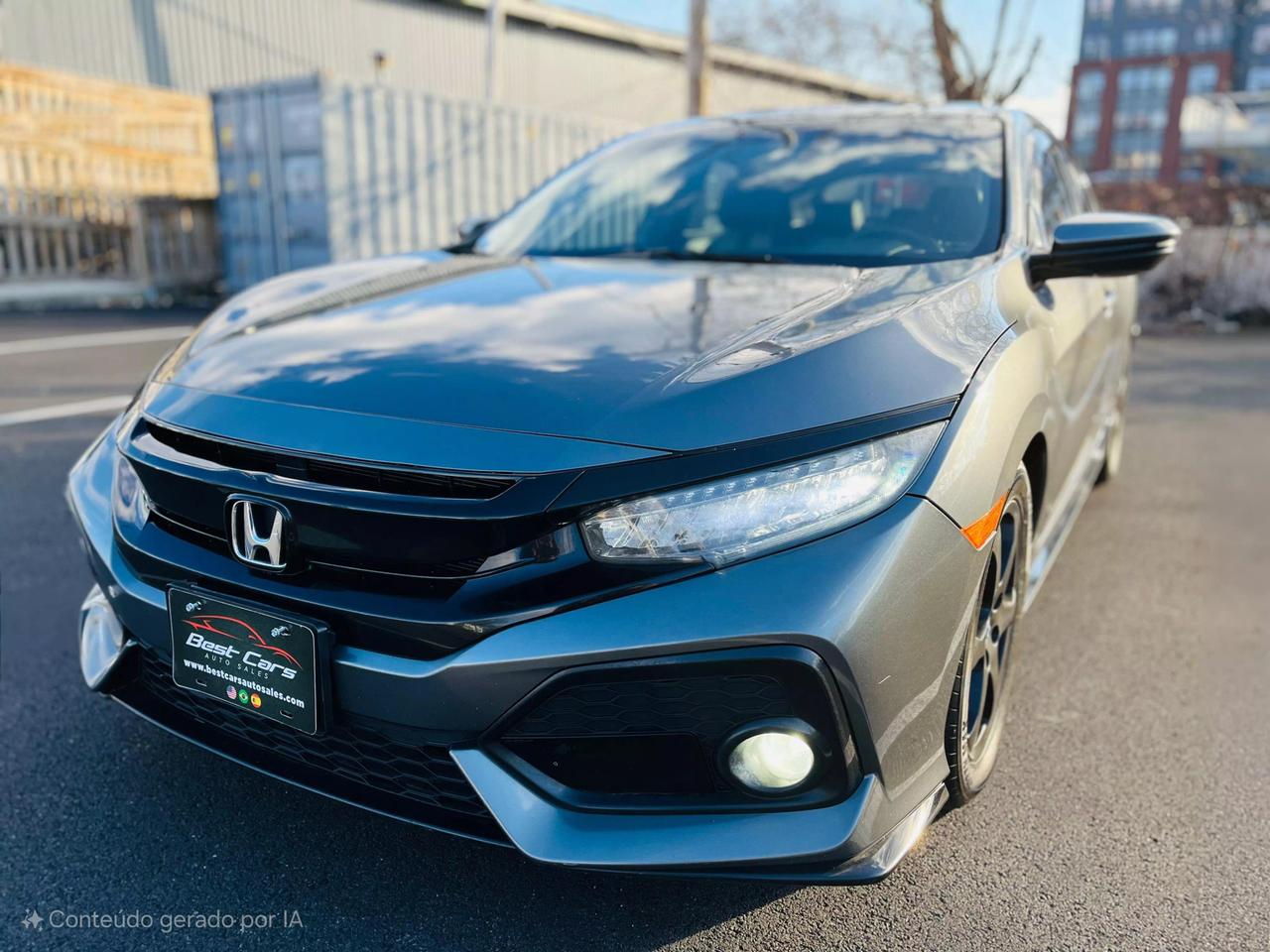 2018 Honda Civic Hatchback Sport Touring photo 3