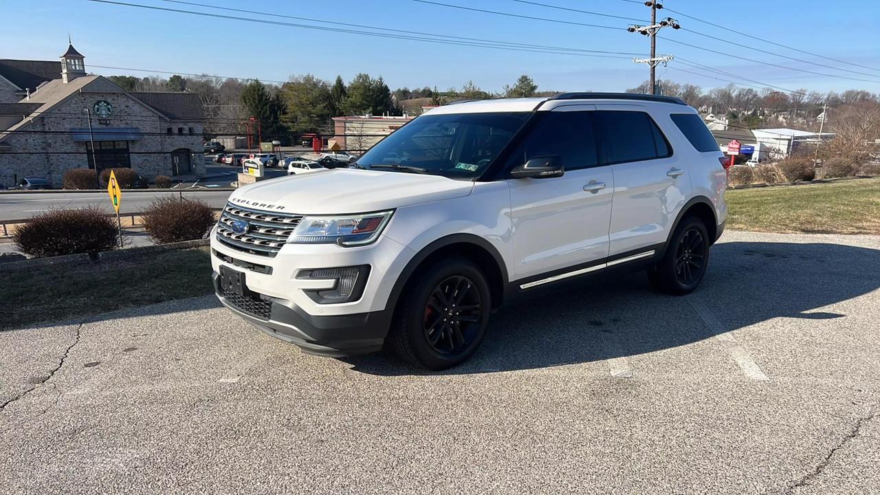 2017 Ford Explorer XLT photo 33