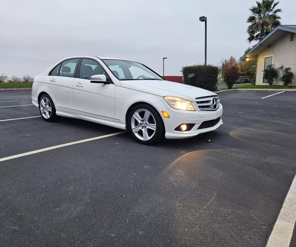 2010 Mercedes-Benz C-Class C300 Sport photo 3