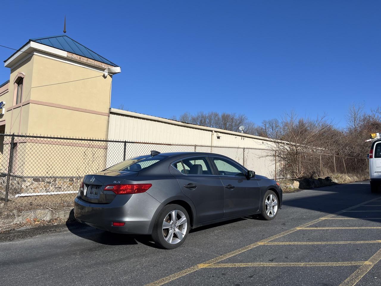 2013 Acura ILX Premium photo 5