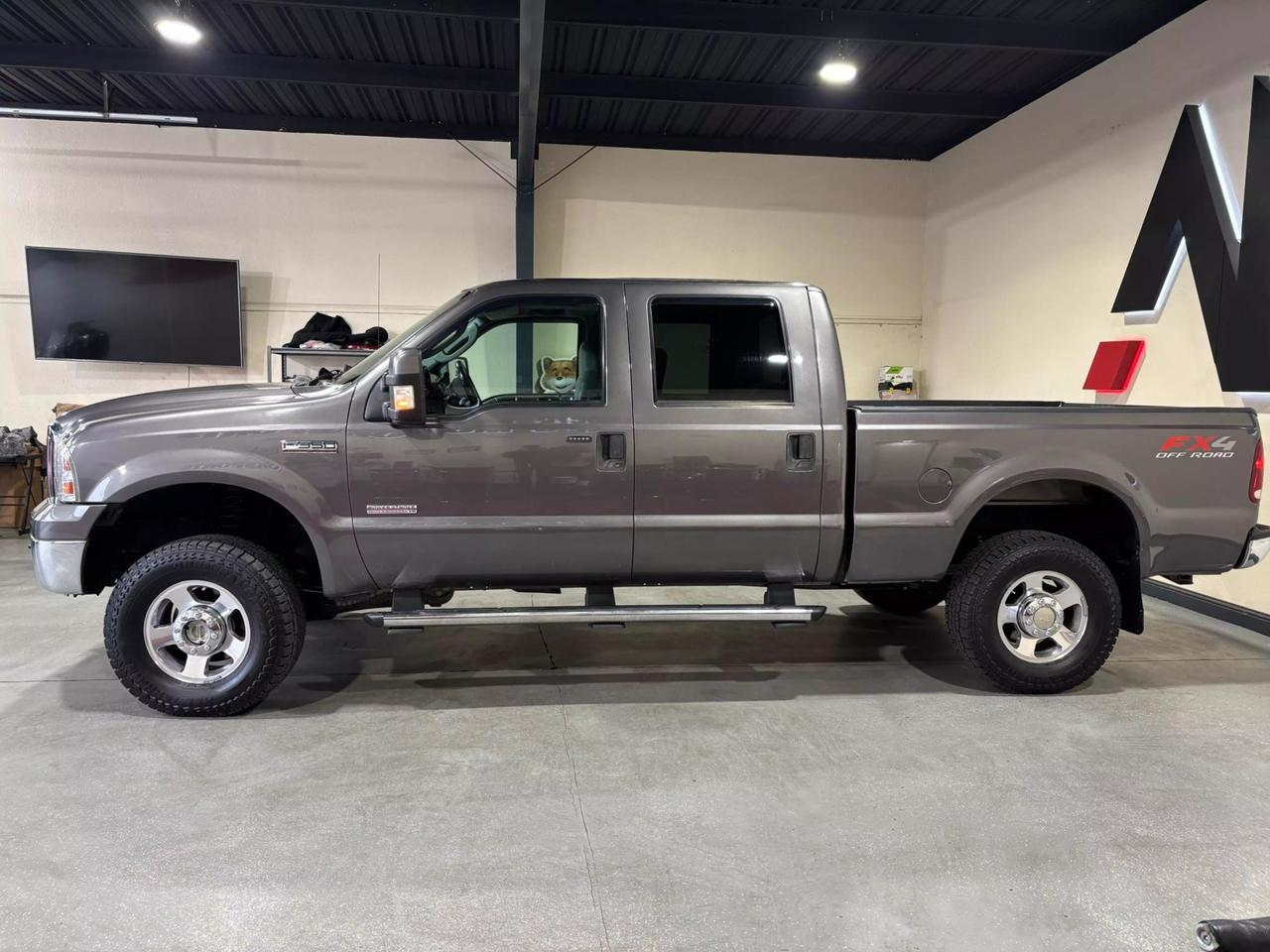 2006 Ford F-350 Super Duty Lariat photo 8