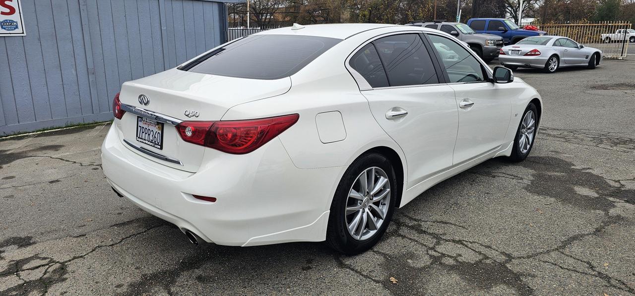 2015 INFINITI Q50 Premium photo 3