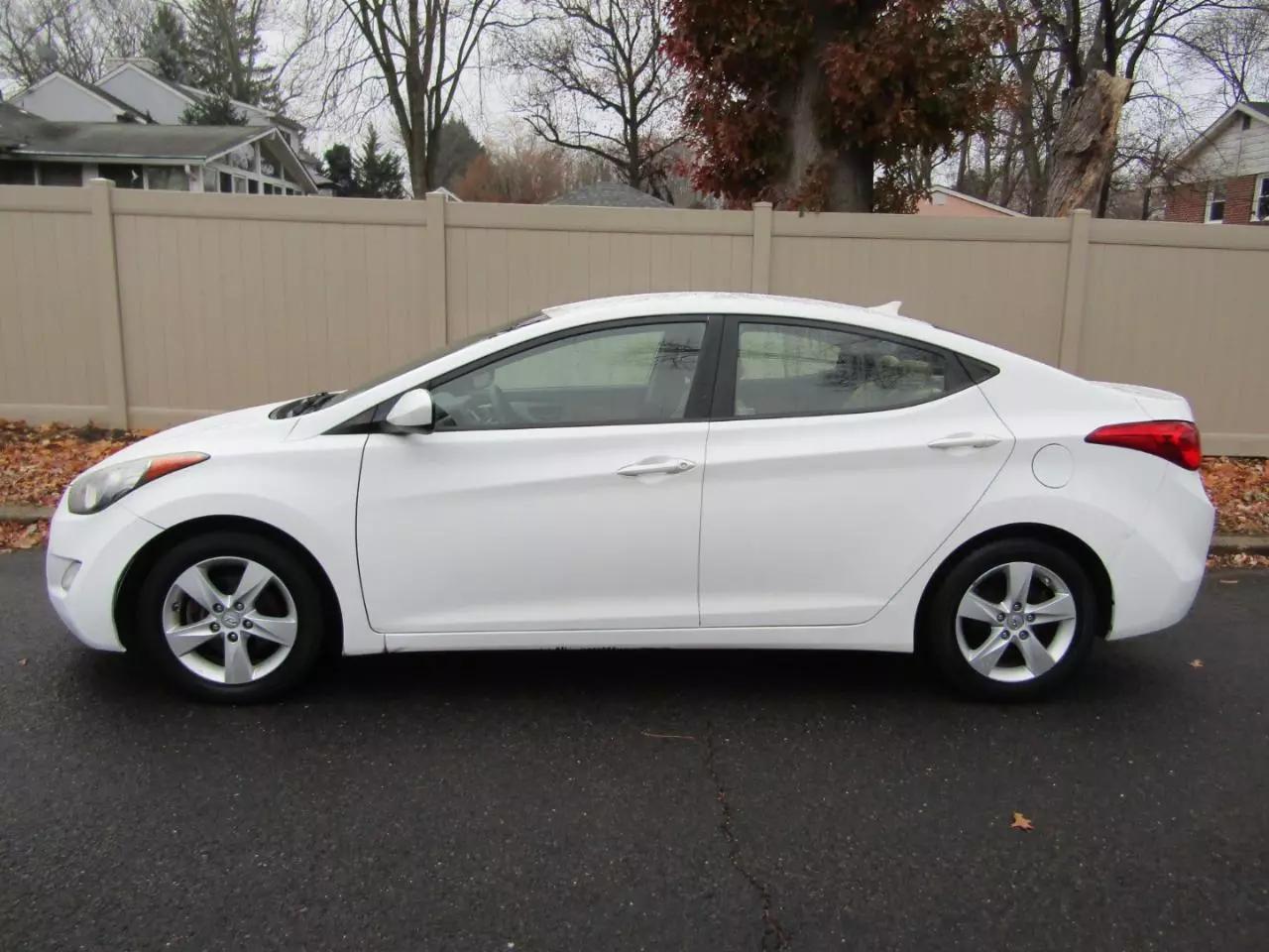 2013 Hyundai Elantra GLS photo 5