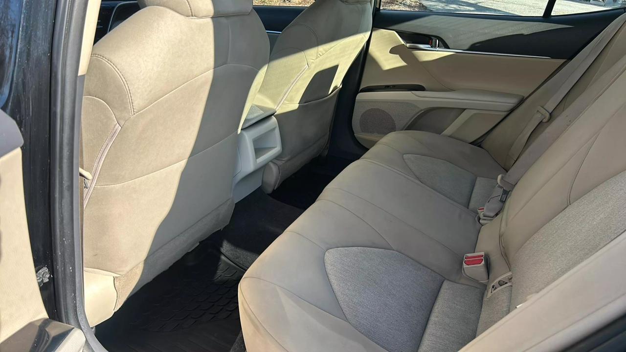 2018 Toyota Camry LE photo 77