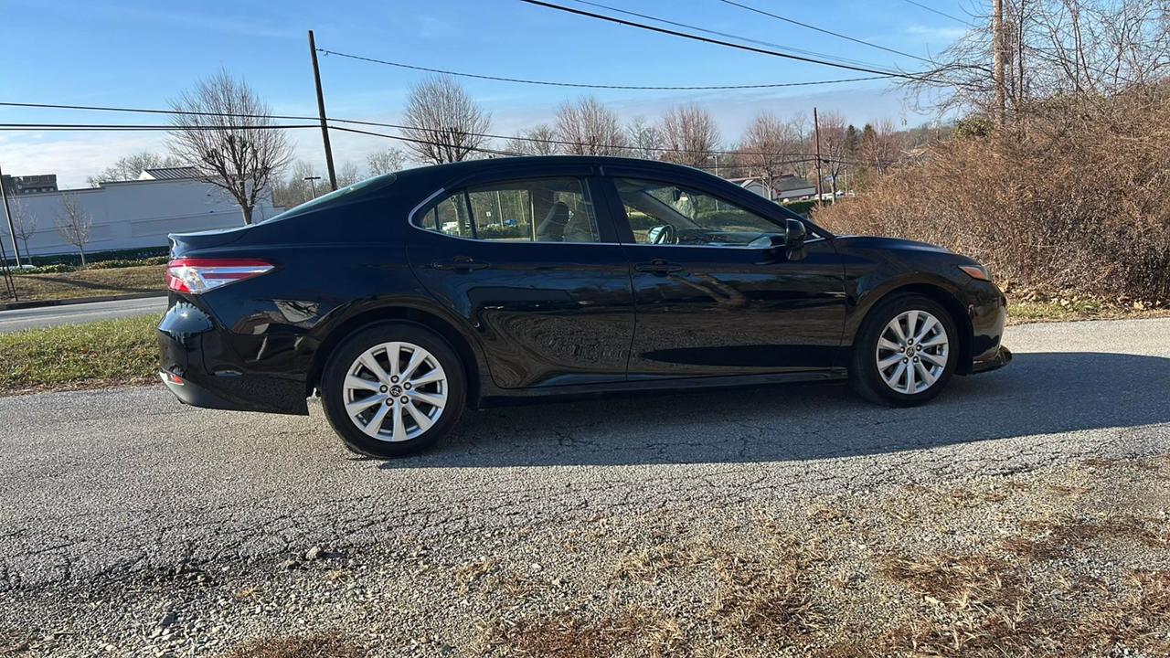 2018 Toyota Camry LE photo 35