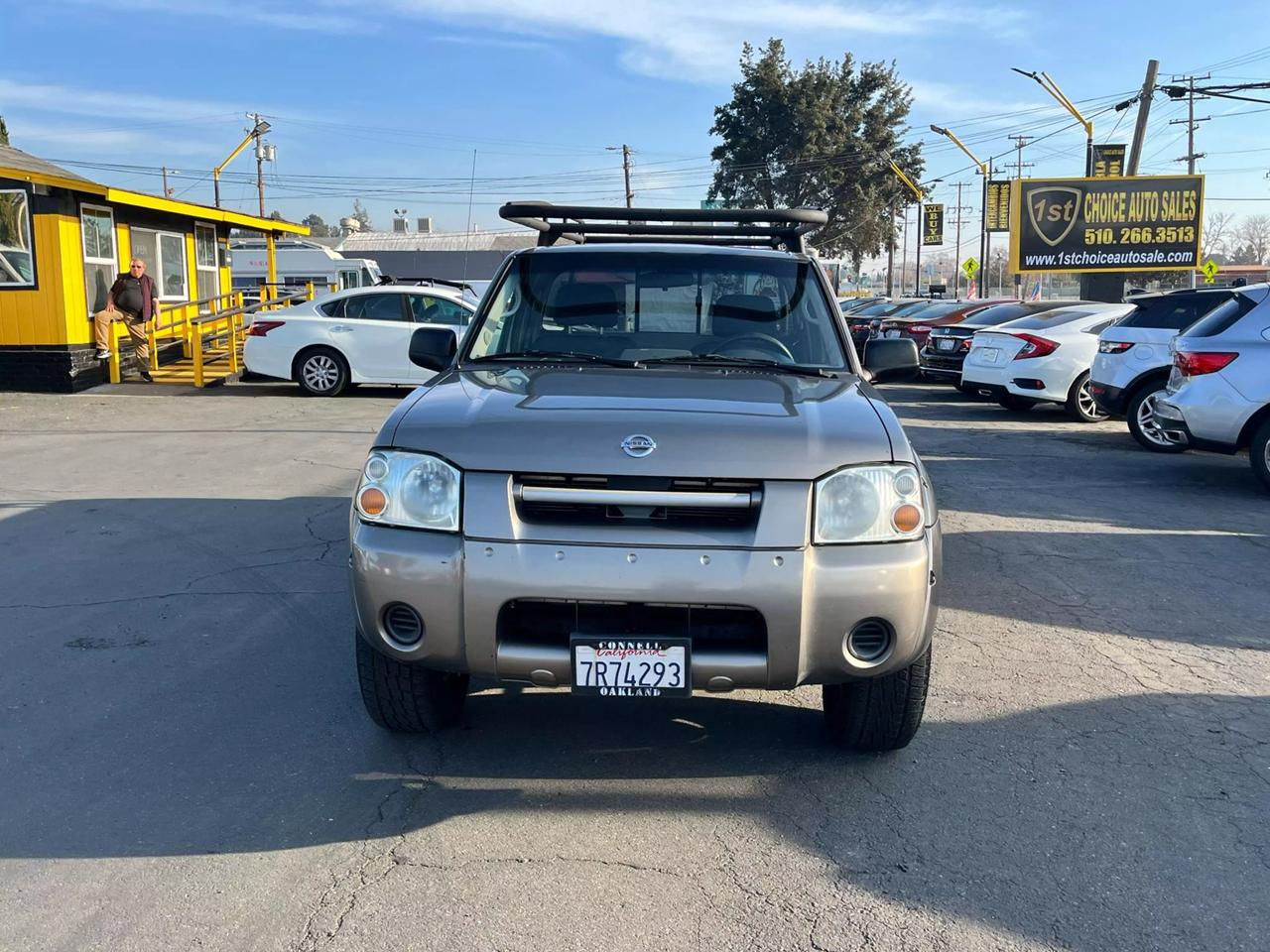 2004 Nissan Frontier XE photo 5