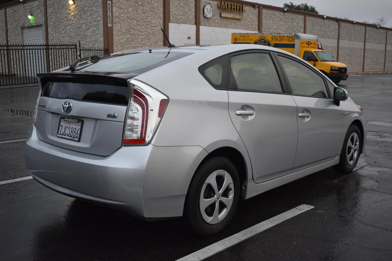 2015 Toyota Prius Two photo 13