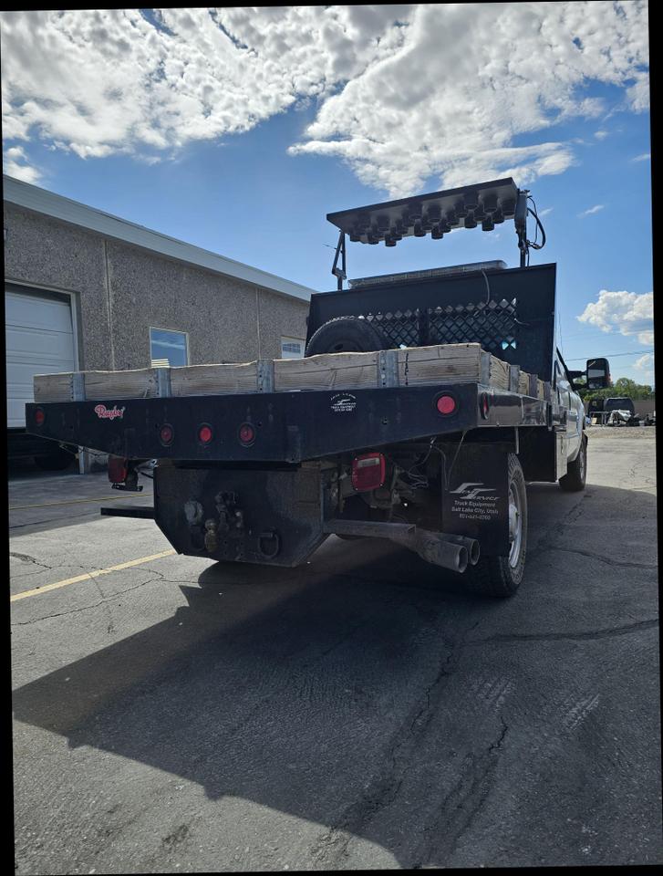 2012 Ford F-350 Super Duty Chassis Cab null photo 9