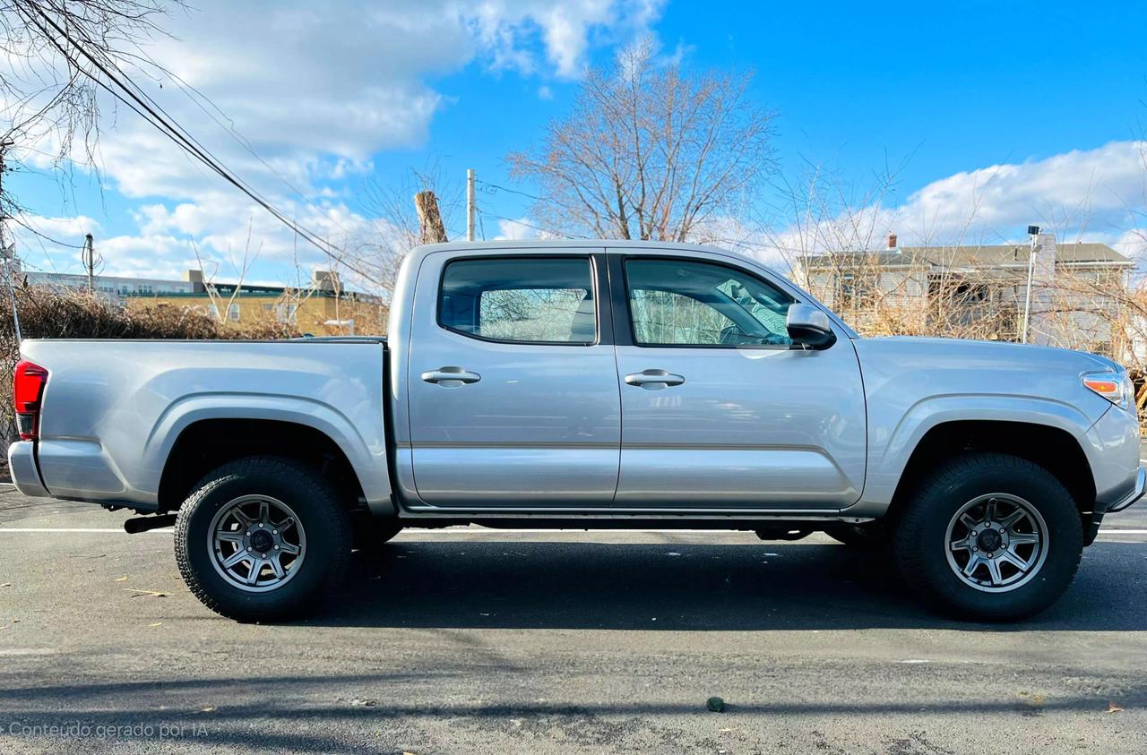 2018 Toyota Tacoma SR photo 7