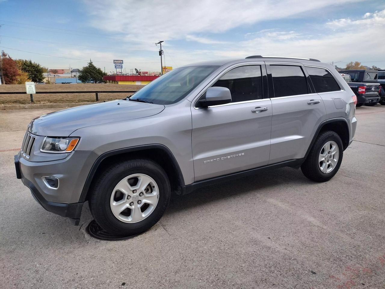 2015 Jeep Grand Cherokee Laredo E photo 3