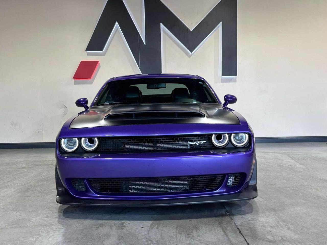 2018 Dodge Challenger SRT photo 2