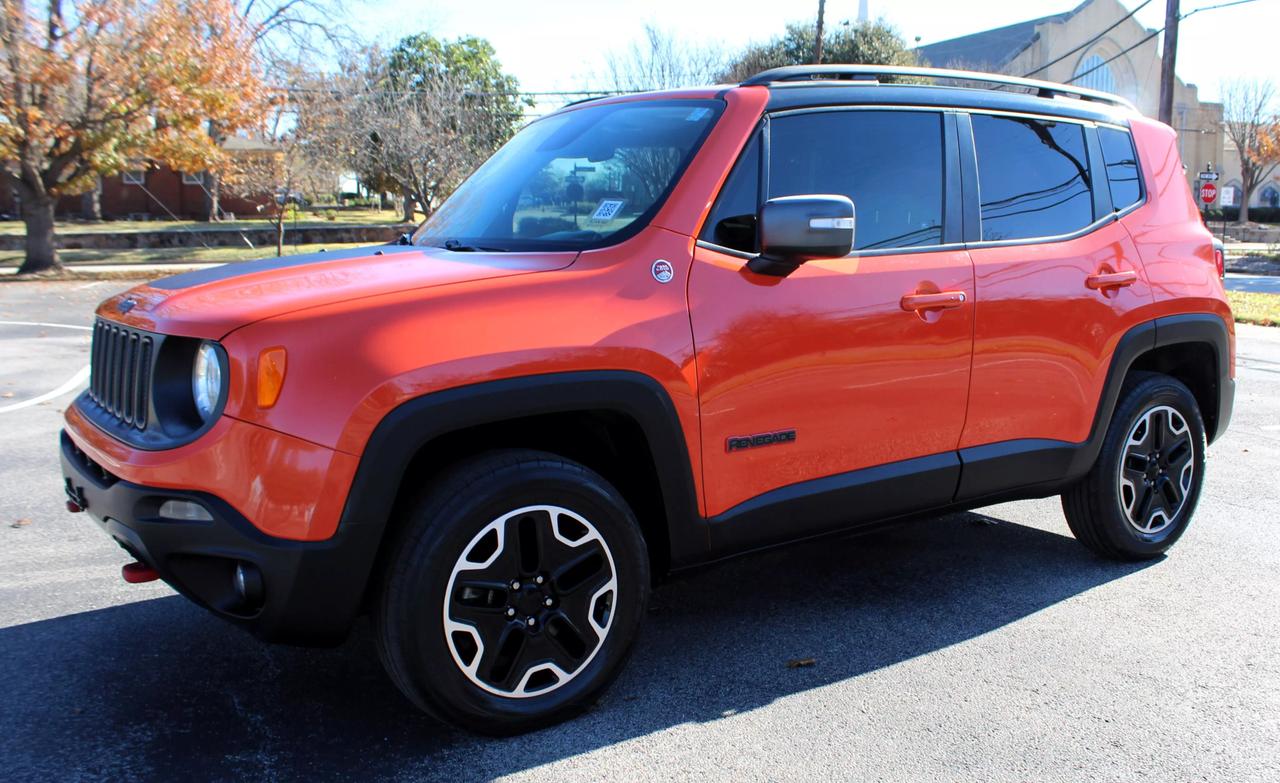 2016 Jeep Renegade Trailhawk photo 3