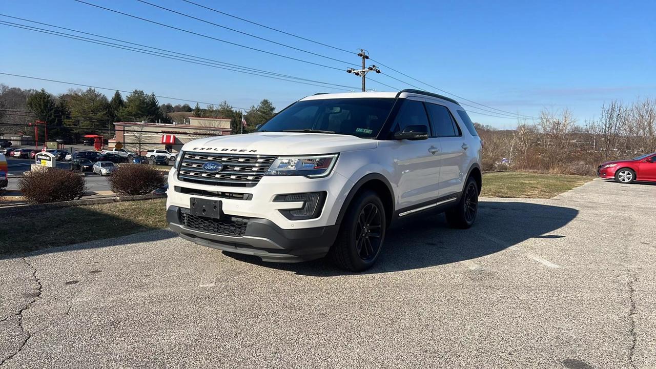 Ford Explorer's photo