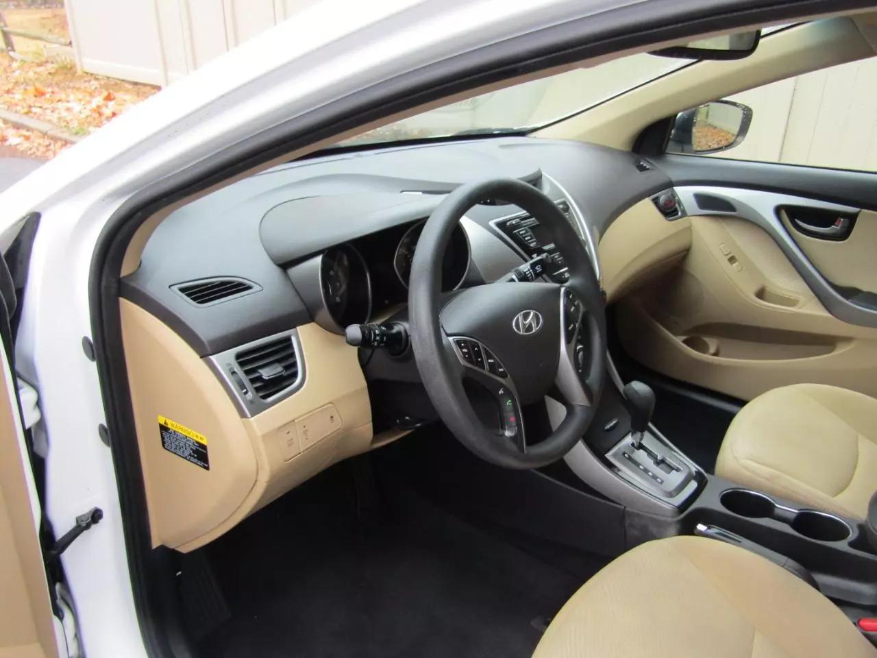 2013 Hyundai Elantra GLS photo 9