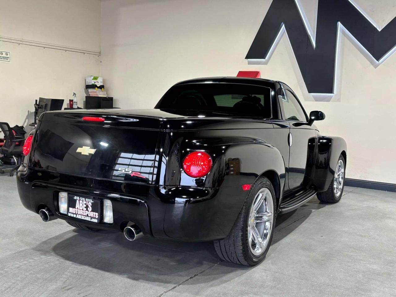 2005 Chevrolet SSR Base photo 5