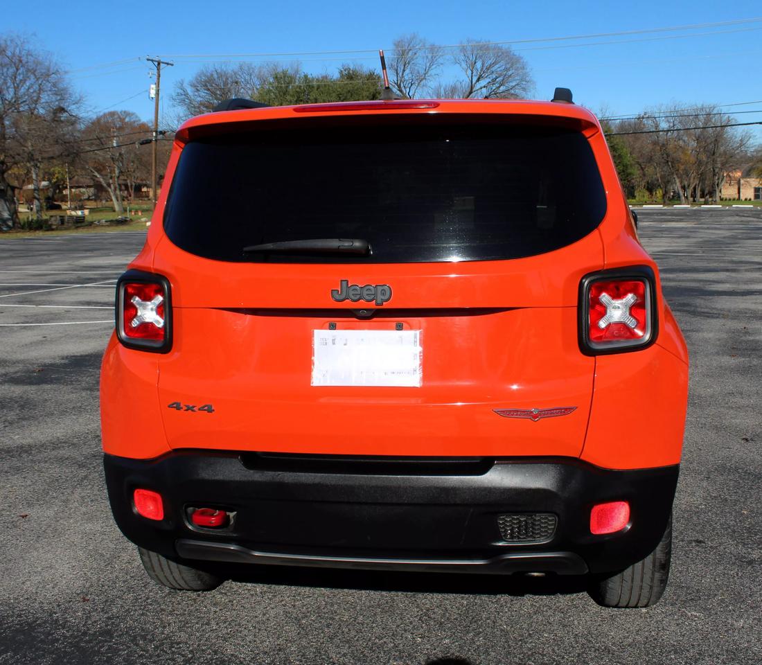 2016 Jeep Renegade Trailhawk photo 13