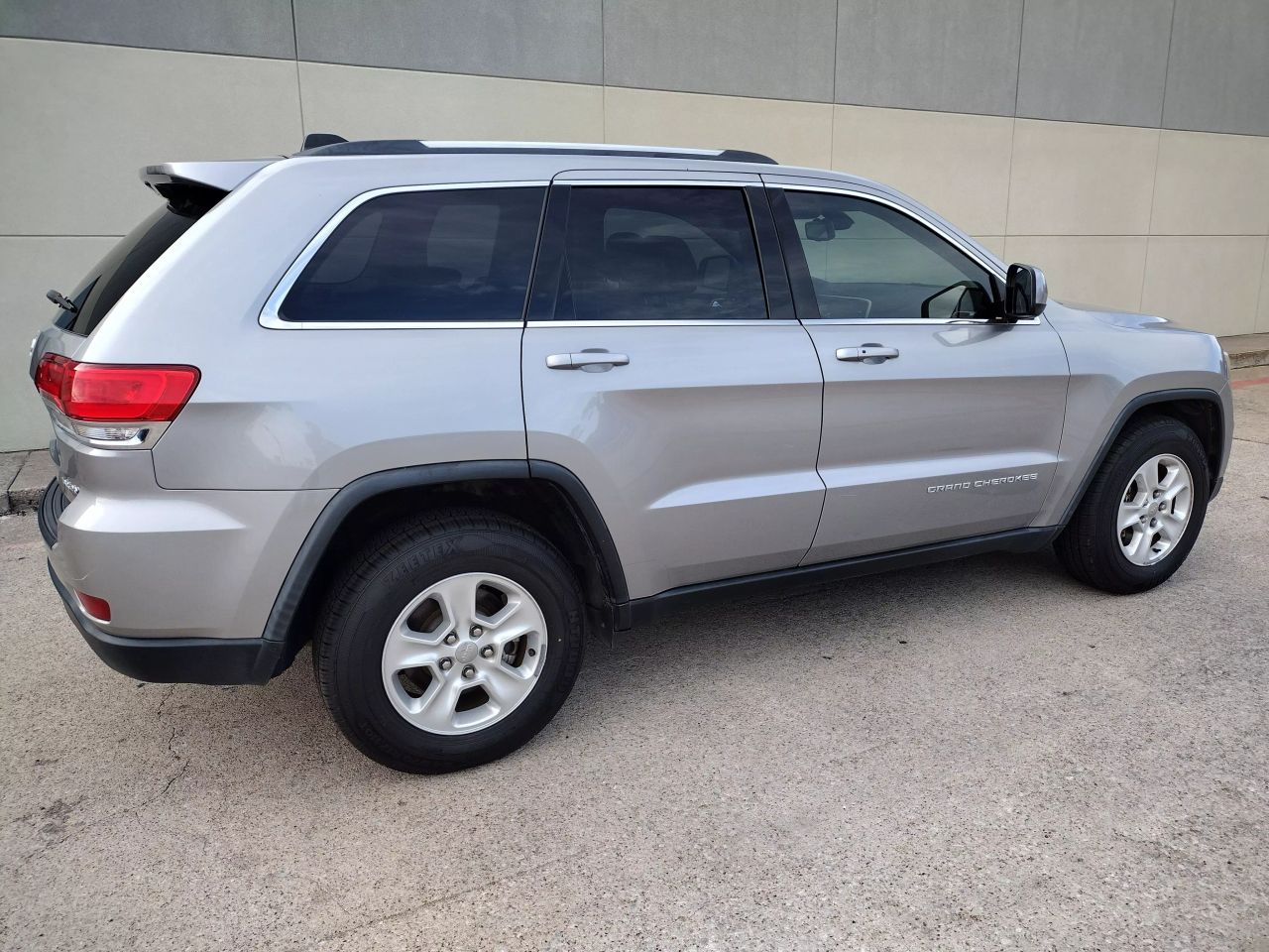 2015 Jeep Grand Cherokee Laredo E photo 11