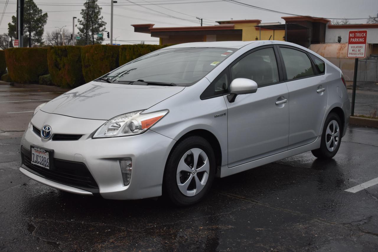 2015 Toyota Prius Two photo 5