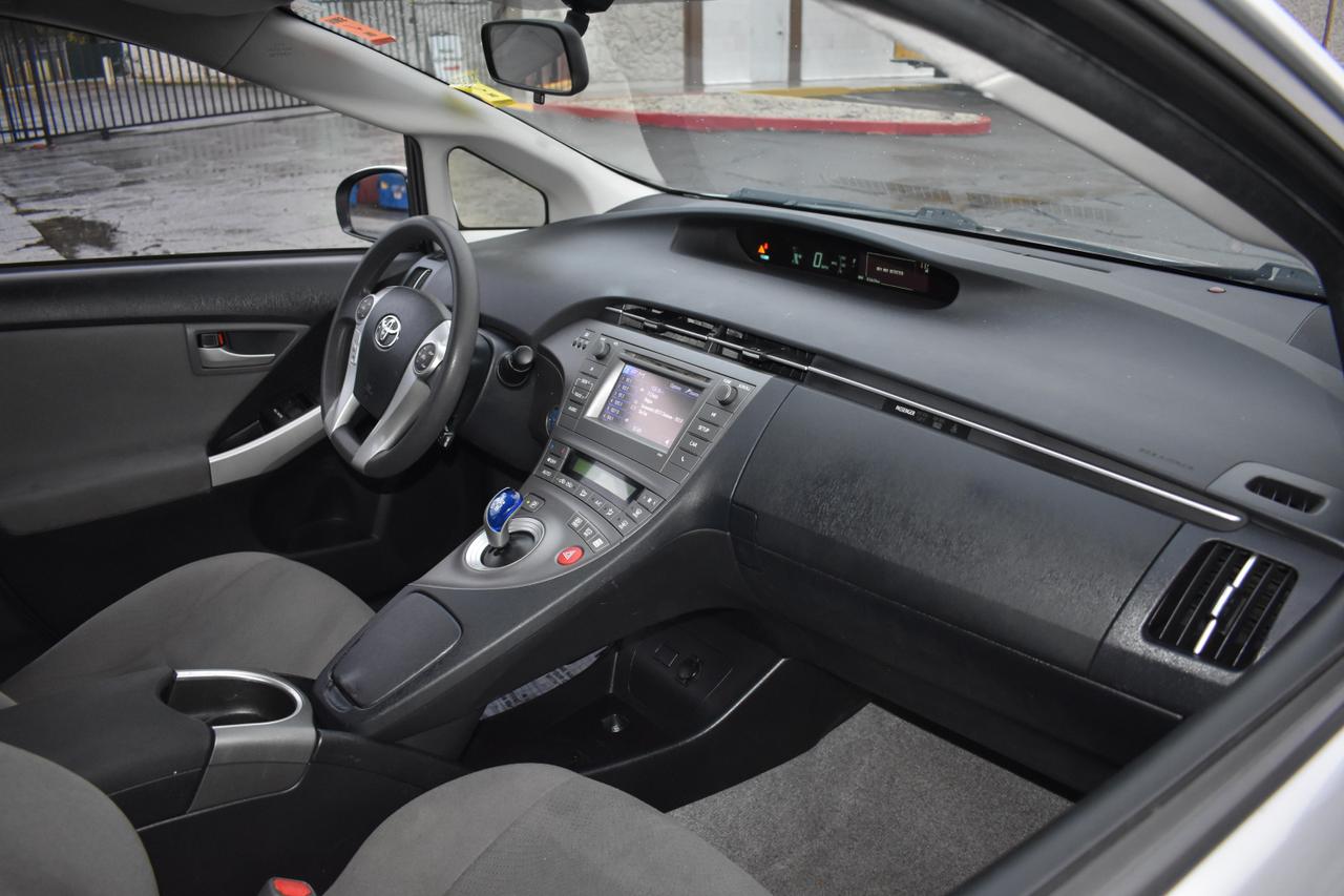 2015 Toyota Prius Two photo 37