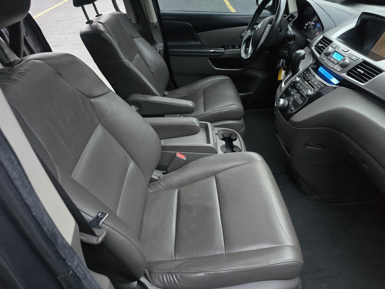 2013 Honda Odyssey Touring photo 47