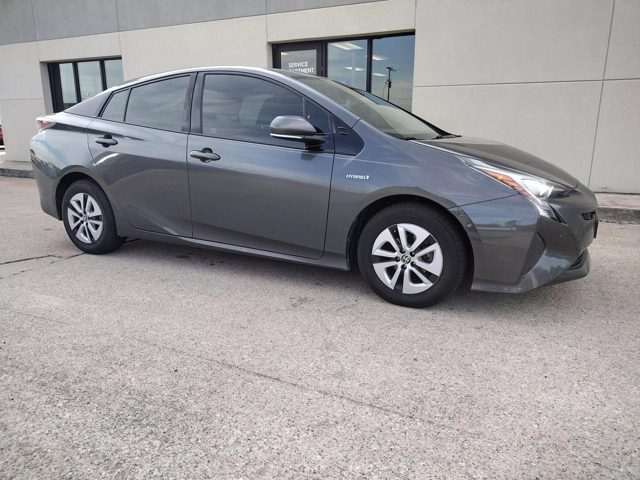 2018 Toyota Prius Two photo 9