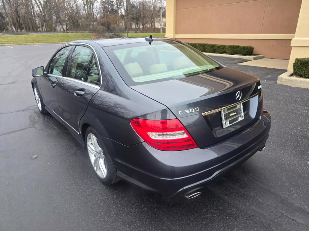 2014 Mercedes-Benz C-Class null photo 29