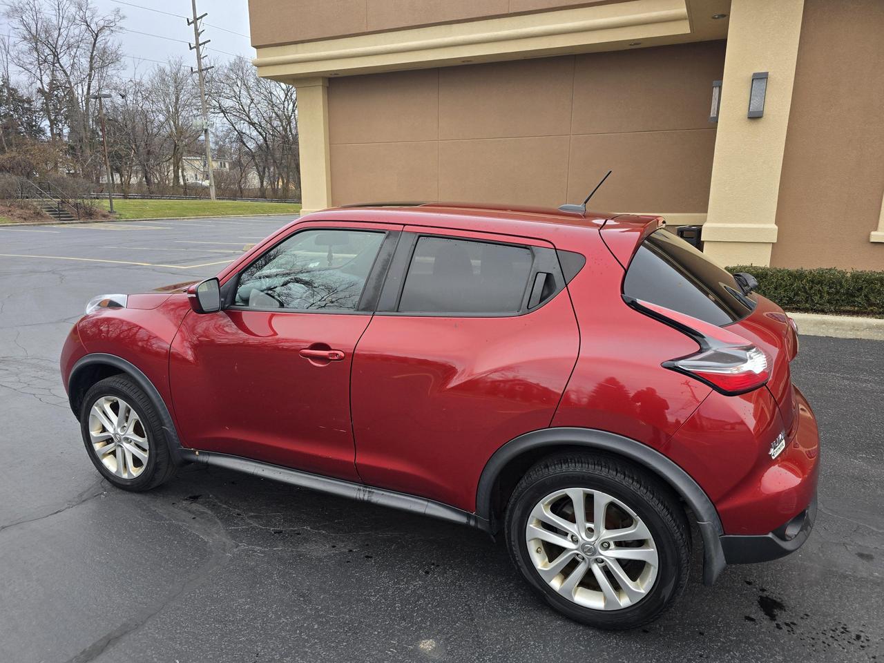 2015 Nissan JUKE SV photo 23