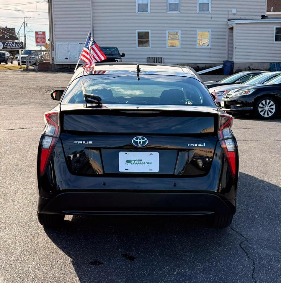 2018 Toyota Prius Two photo 25