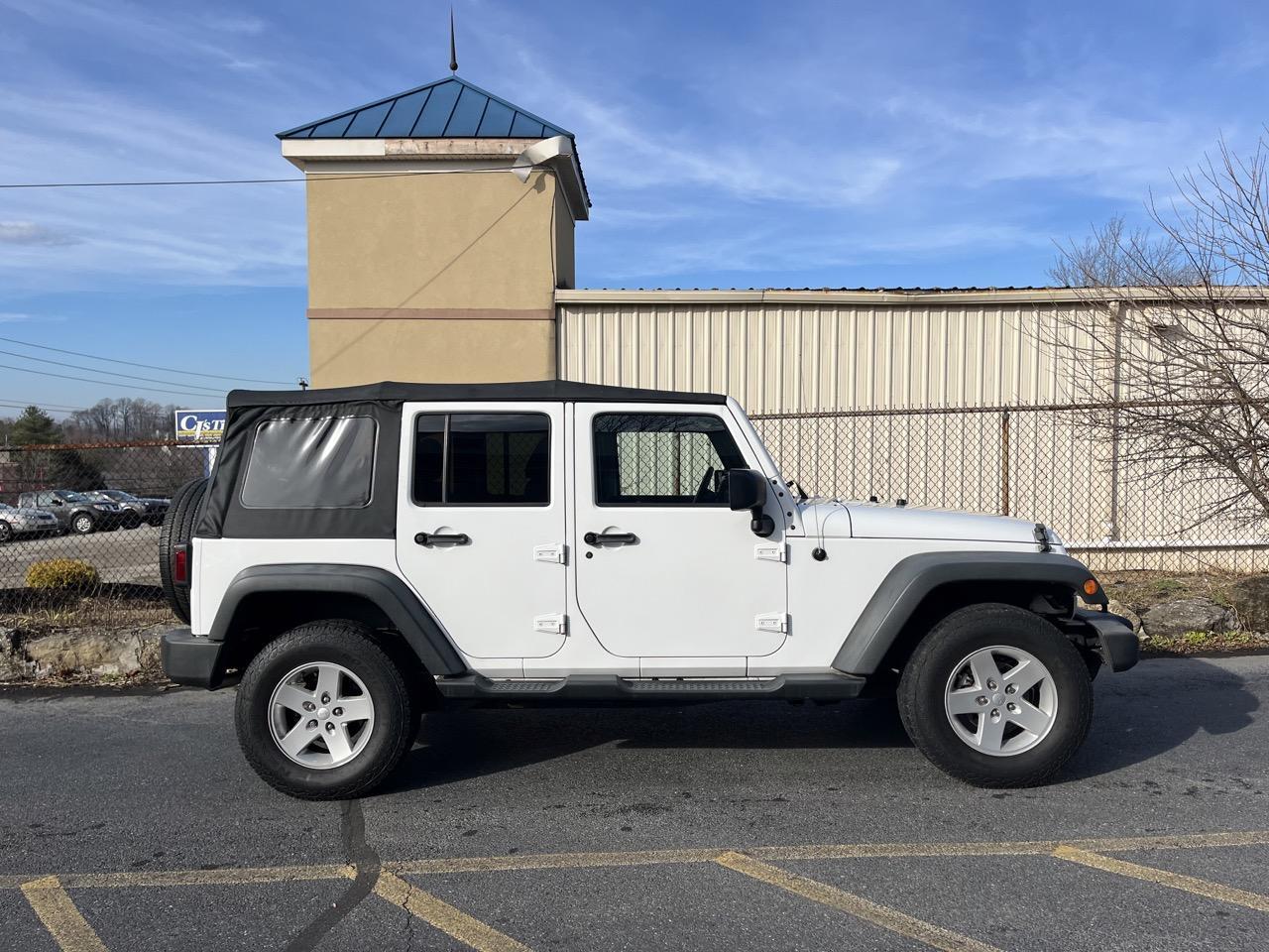 2014 Jeep Wrangler Unlimited Sport photo 3