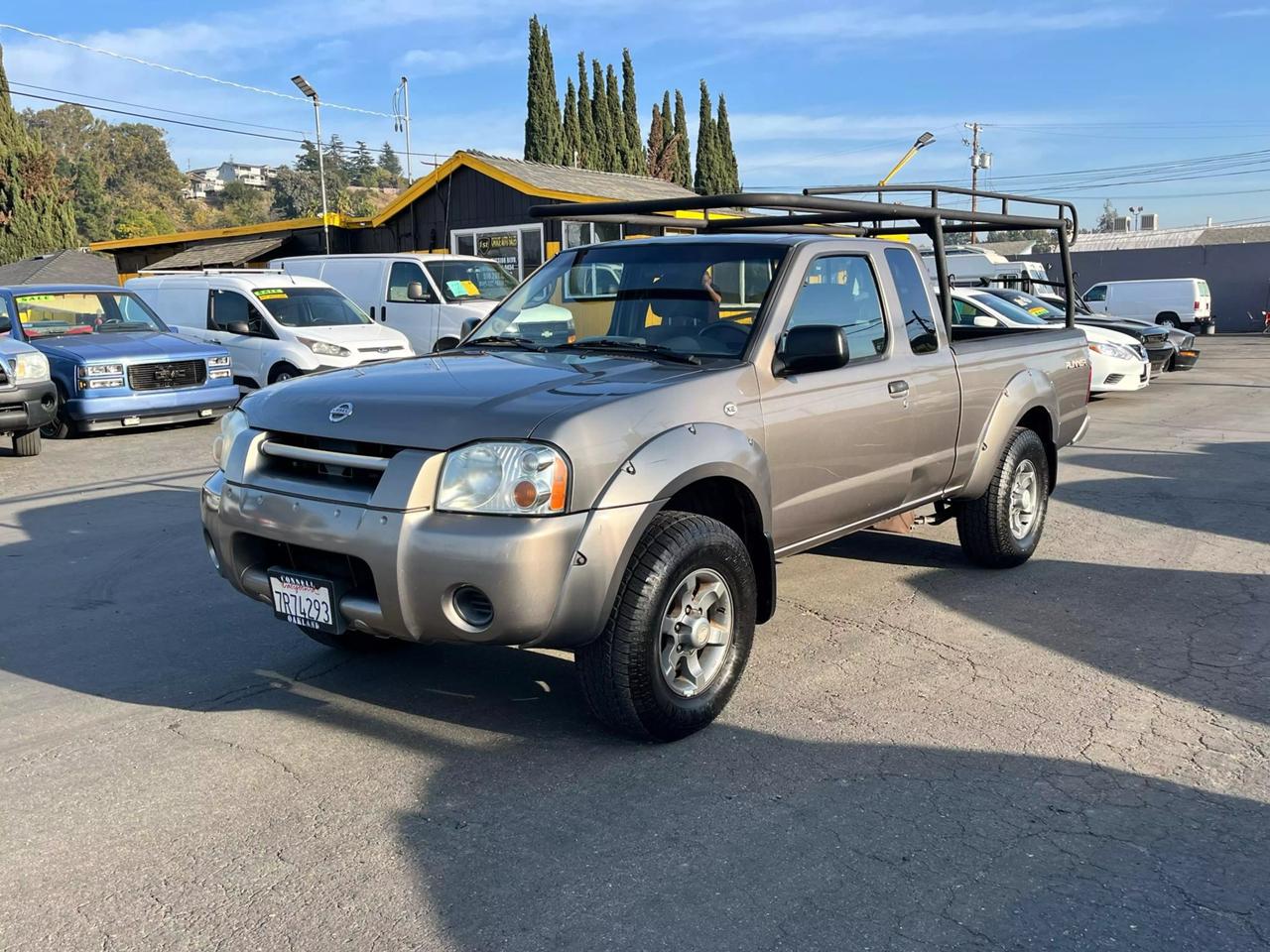 2004 Nissan Frontier XE photo 3