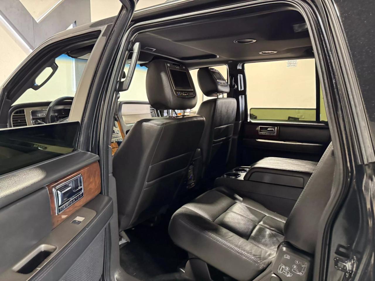 2012 Lincoln Navigator Base photo 11