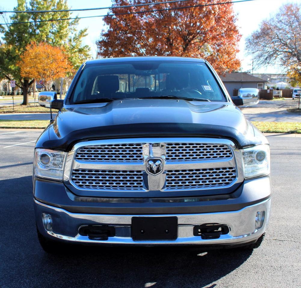 2017 RAM Ram 1500 Pickup Laramie photo 3