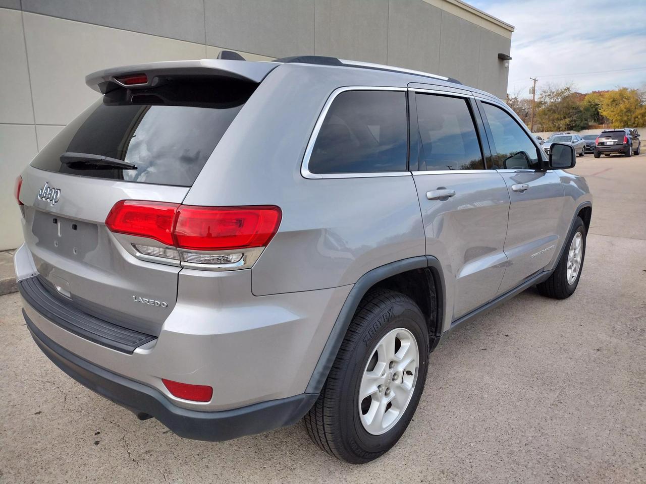 2015 Jeep Grand Cherokee Laredo E photo 9