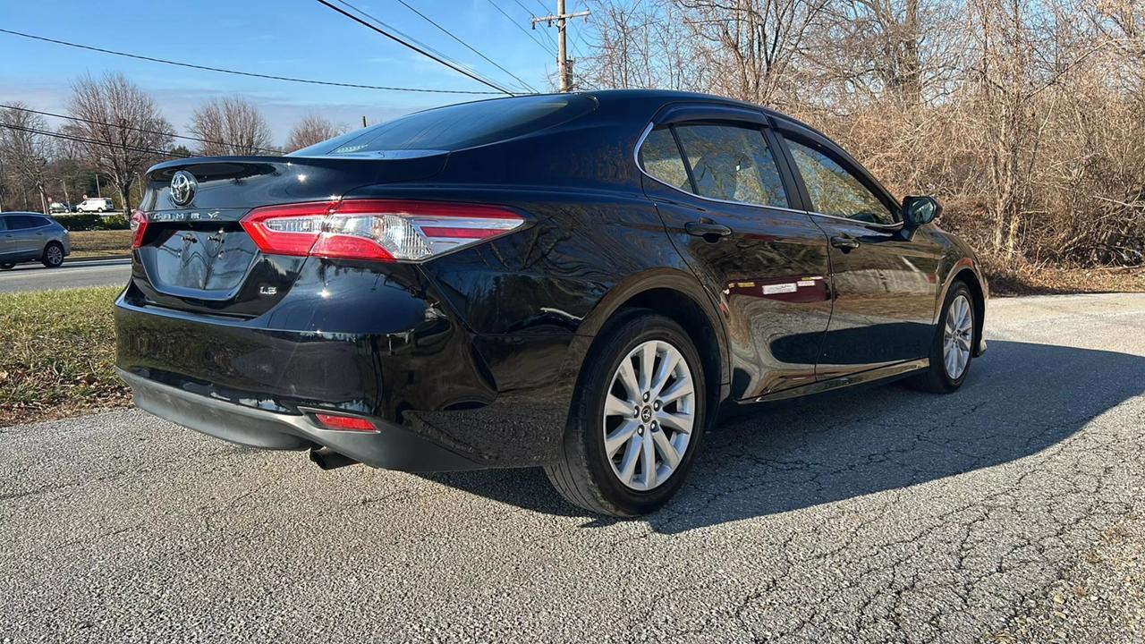 2018 Toyota Camry LE photo 33