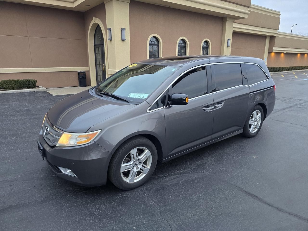 2013 Honda Odyssey Touring photo 11