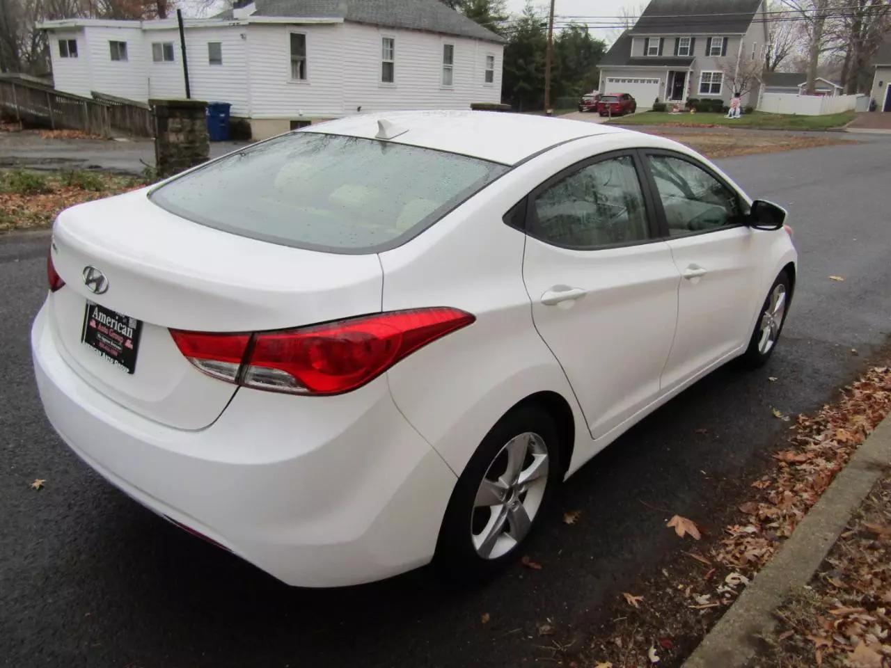 2013 Hyundai Elantra GLS photo 20