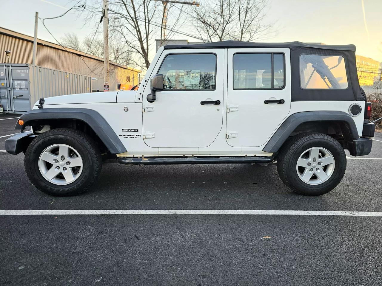 2016 Jeep Wrangler Unlimited Sport photo 8