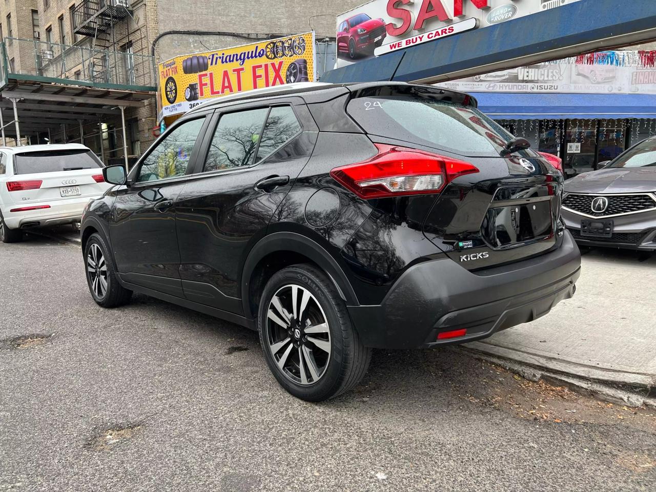 2019 Nissan Kicks SV photo 11