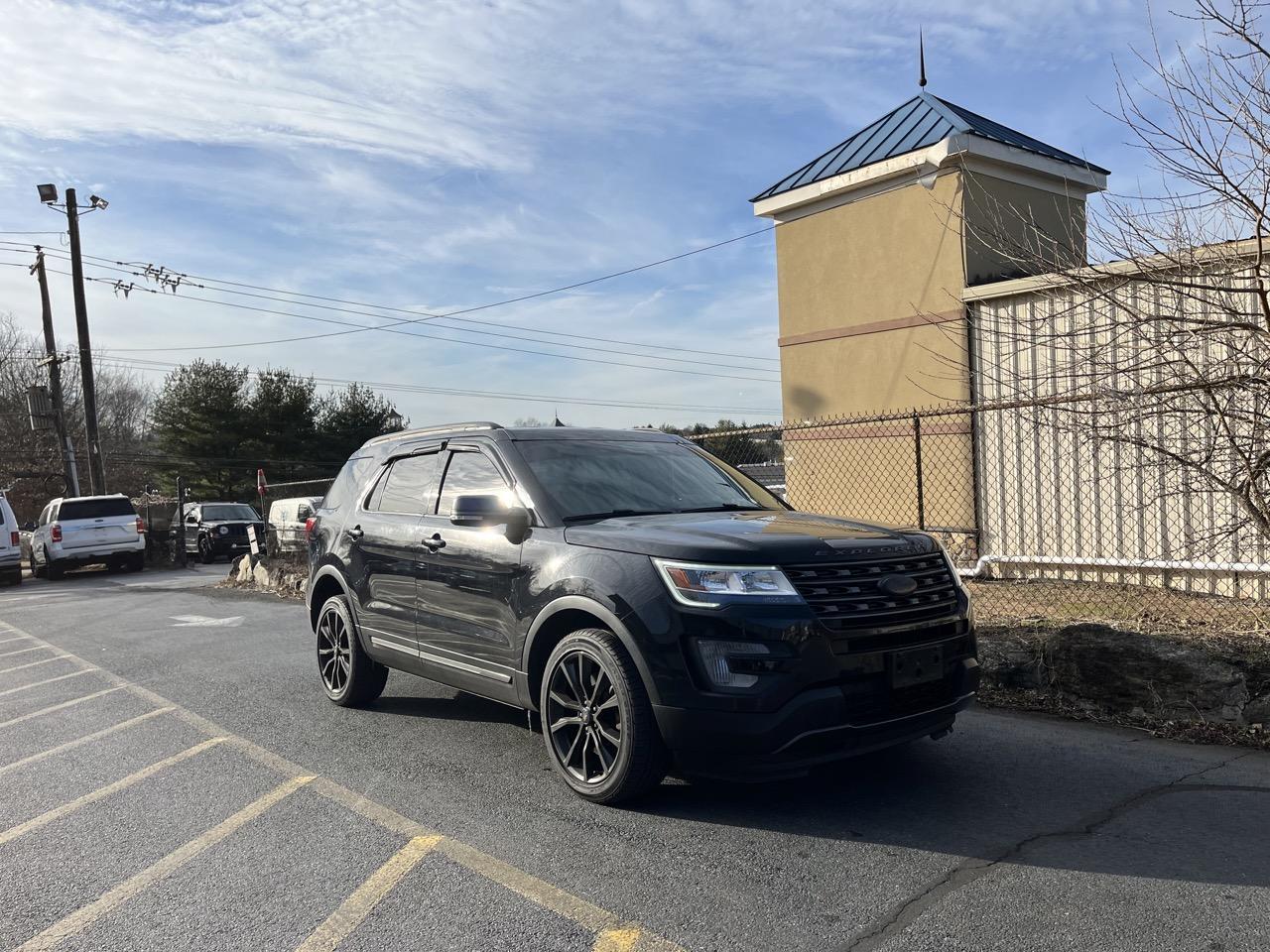 2017 Ford Explorer XLT photo 49