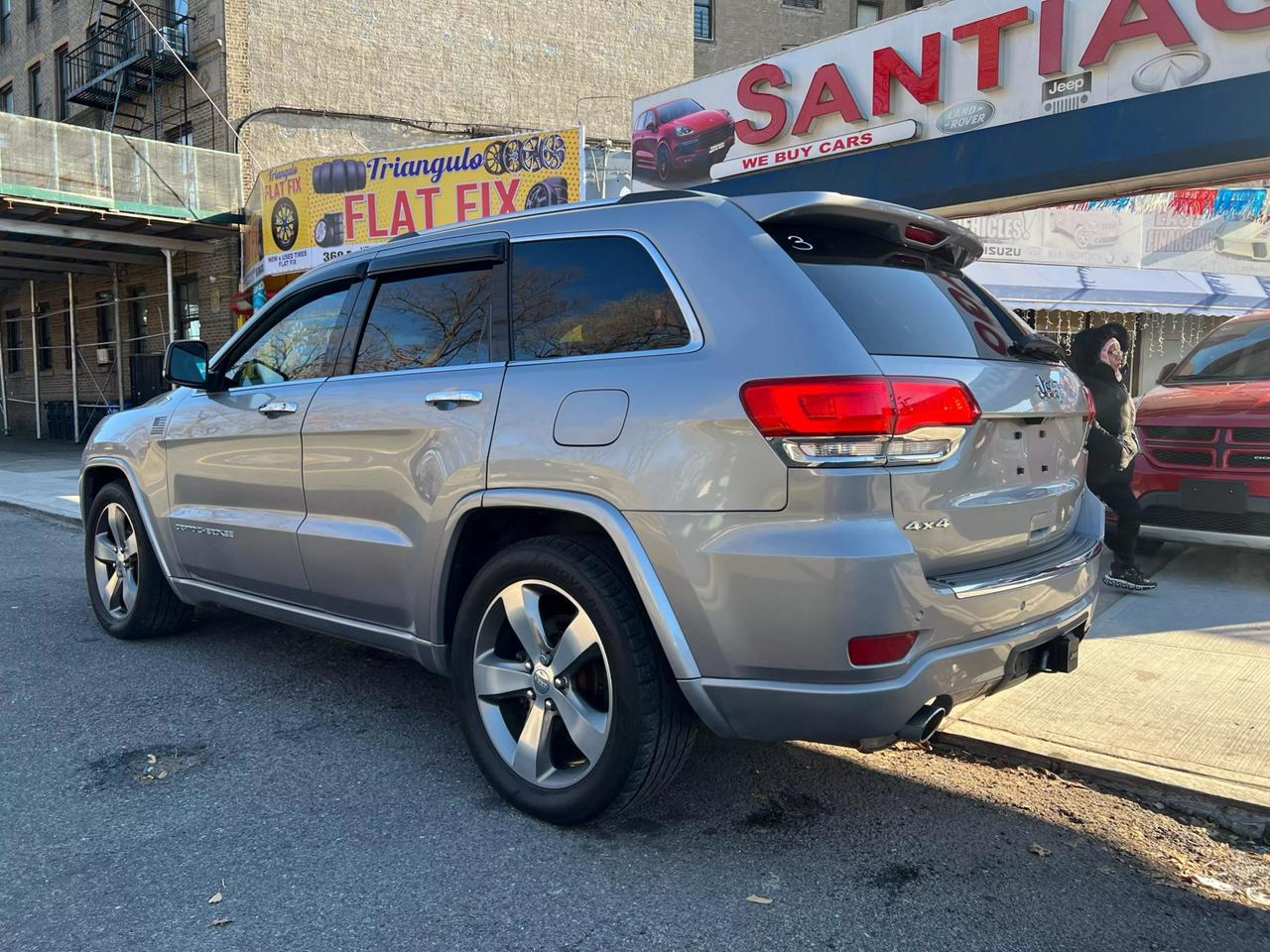 2015 Jeep Grand Cherokee Overland photo 11