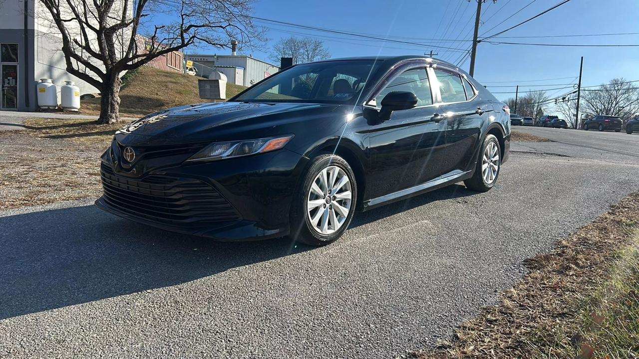 2018 Toyota Camry LE photo 21