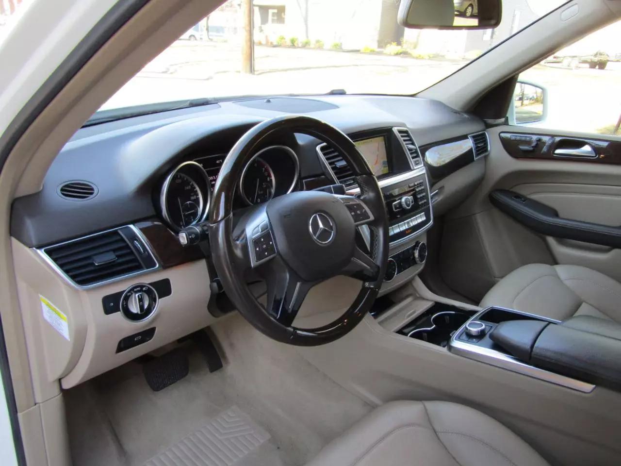 2012 Mercedes-Benz M-Class ML350 photo 25