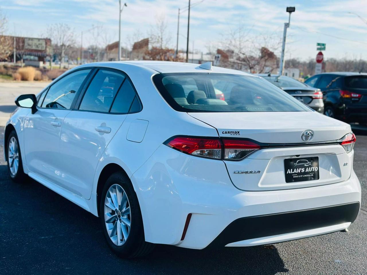 2021 Toyota Corolla LE photo 21